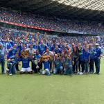 Jogadores do Sada Cruzeiro dão volta olímpica no Mineirão e levam torcida à loucura