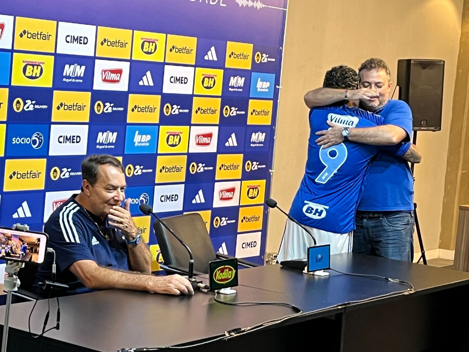 Gabigol exalta relação com Mattos e Pedrinho, e faz promessa ao Cruzeiro
