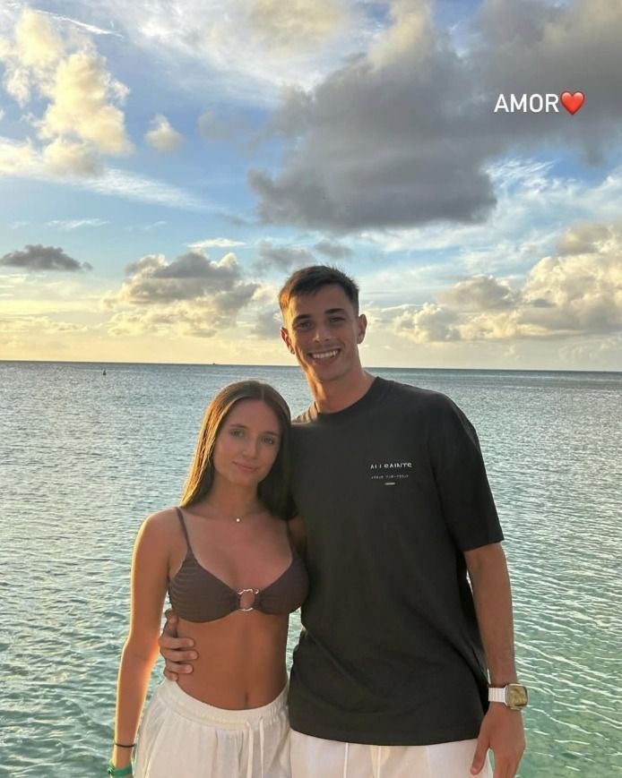 Acertado com o Cruzeiro, Valentín Gómez aproveita férias em praia paradisíaca
