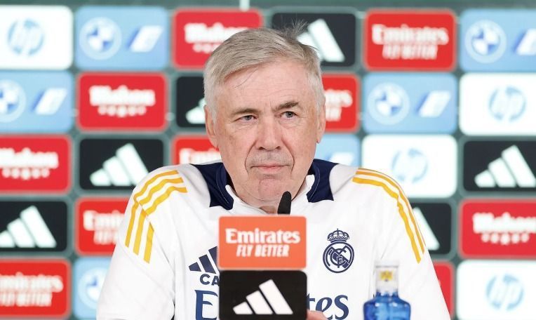 Técnico do Real Madrid, Ancelotti defende Vini Jr após expulsão na La Liga