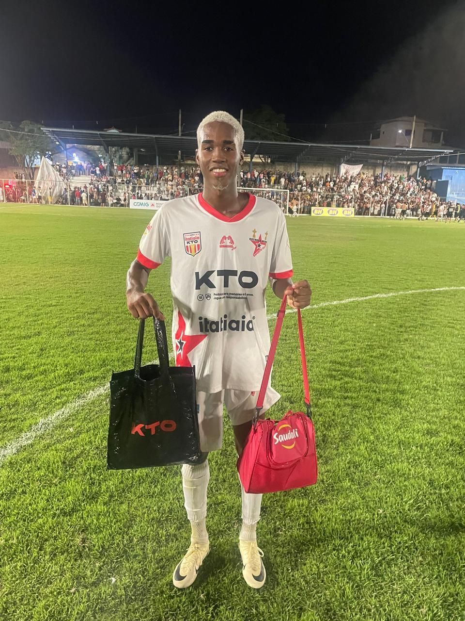 Copa Itatiaia KTO: atacante do Estrela Mirim é eleito melhor em campo e ganha prêmios da KTO e Saudali