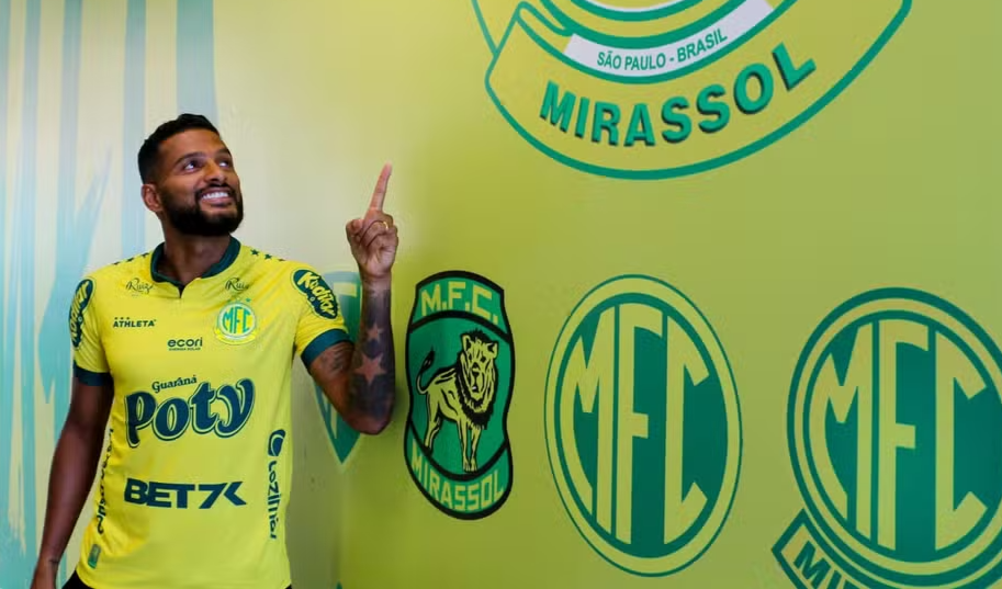 Clube da Série A anuncia contratação de Reinaldo, ex-Grêmio e São Paulo