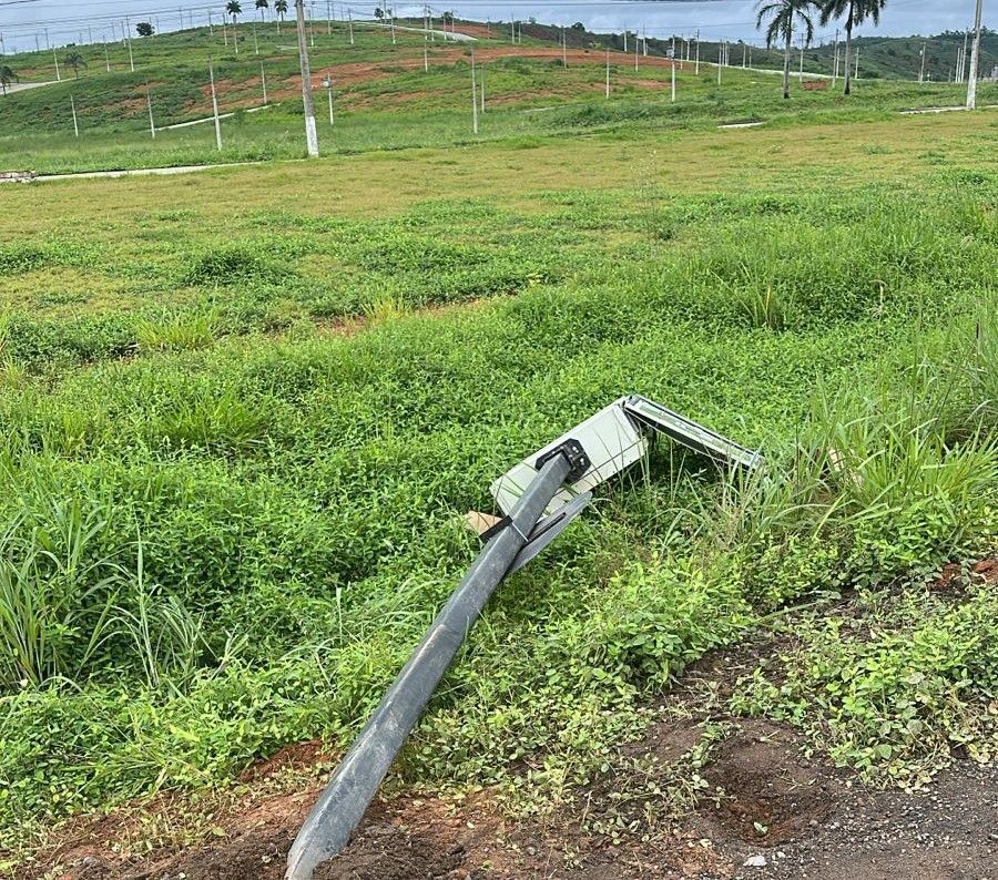 Usuários indignados voltam a destruir radar instalado na BR 458 em Caratinga