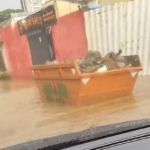 Vídeo: chuva forte transforma ruas de Varginha em rios e gera transtornos aos moradores