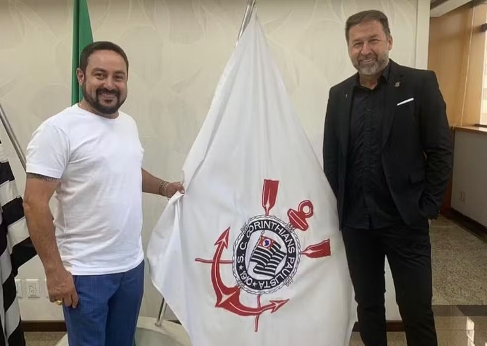 Corinthians se diz surpreendido com saída do MCF e nega acusação de aliciamento