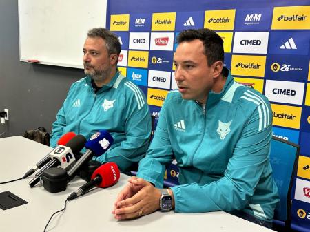 Fotos da entrevista coletiva de Alexandre Mattos e Pedro Júnio
