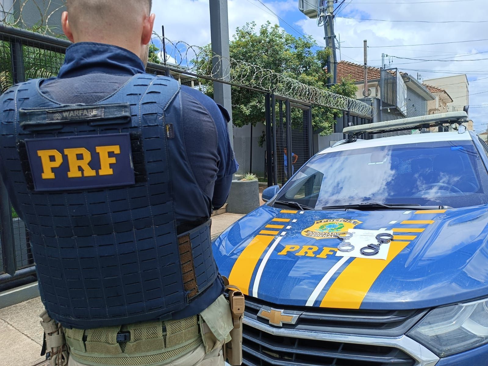 PRF prende foragidos da justiça na Fernão Dias em Pouso Alegre