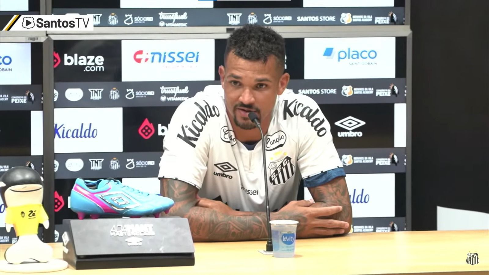 Ex-Cruzeiro, Zé Ivaldo contesta Diniz em apresentação no Santos: 'Me tirou sem explicação'