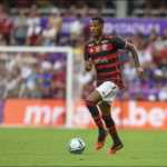 Zagueiro se junta ao Flamengo em pré-temporada para substituir Fabrício Bruno