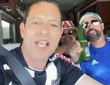 Grupo de atleticanos e cruzeirenses viaja de motorhome para assistir clássico em Orlando