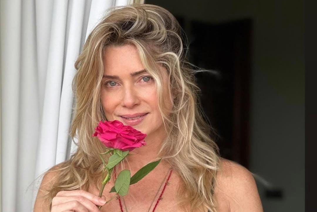 Leticia Spiller muda radicalmente o visual e abandona os fios loiros; veja fotos
