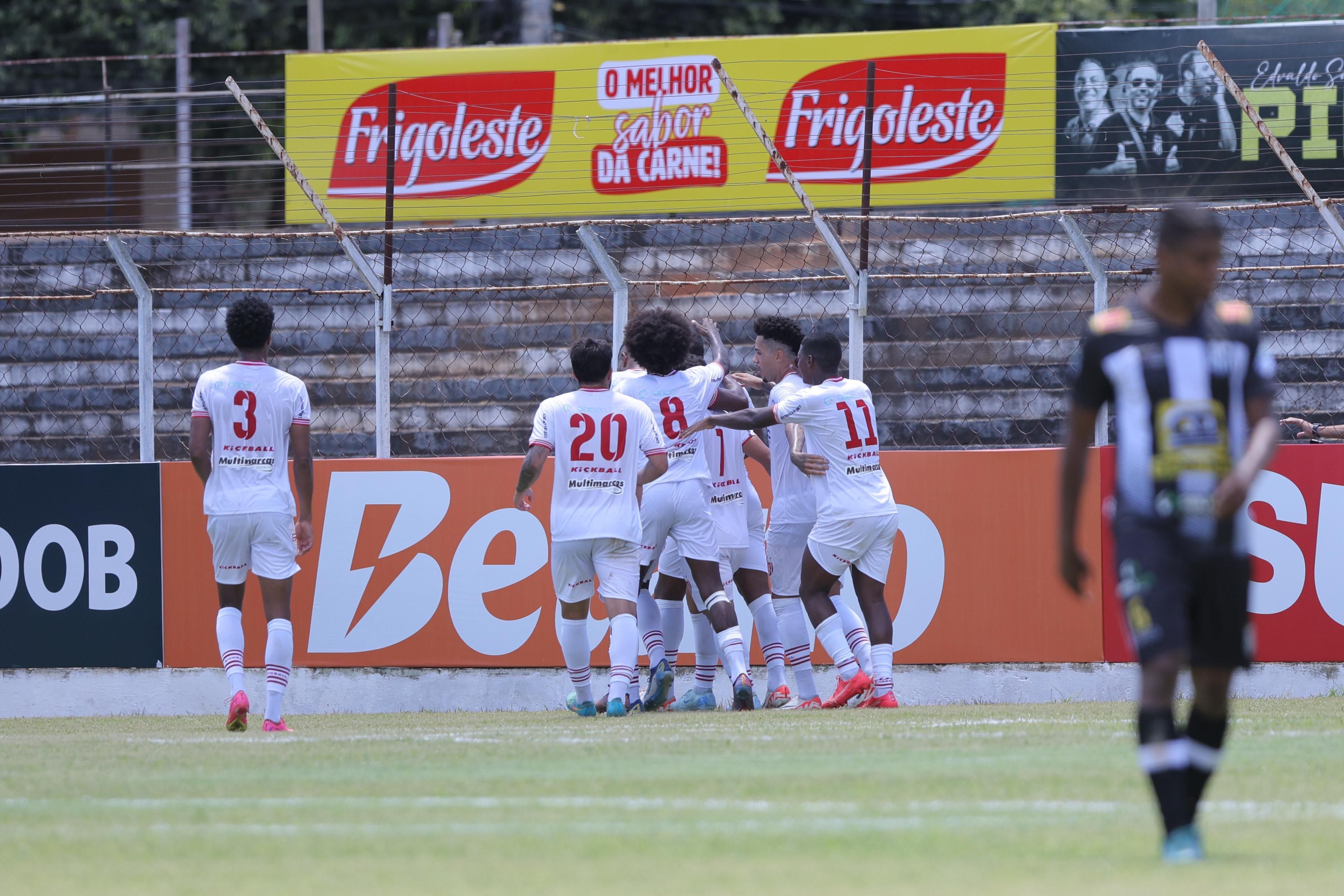 Ex-Botafogo marca, e Villa Nova bate o Democrata-GV na estreia do Mineiro