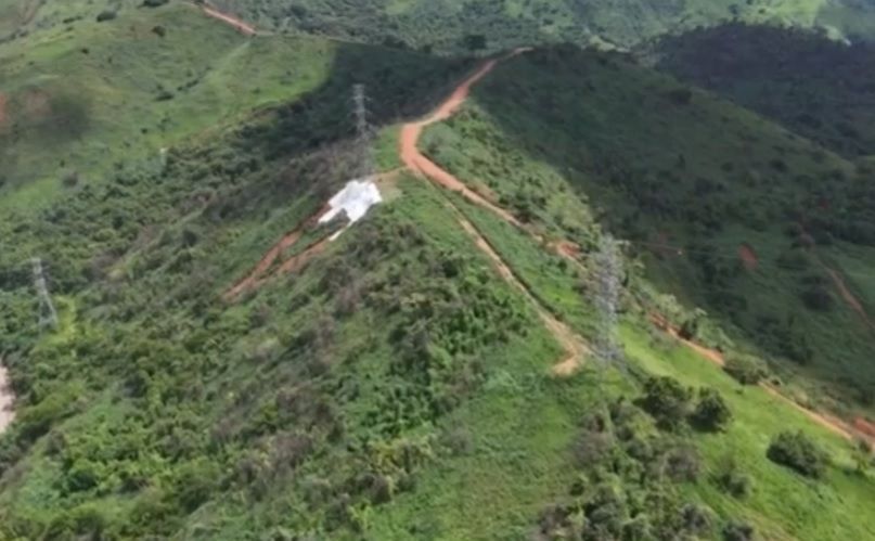 Moradores de Timóteo relatam insegurança com torre de alta-tensão e deslizamentos de terra
