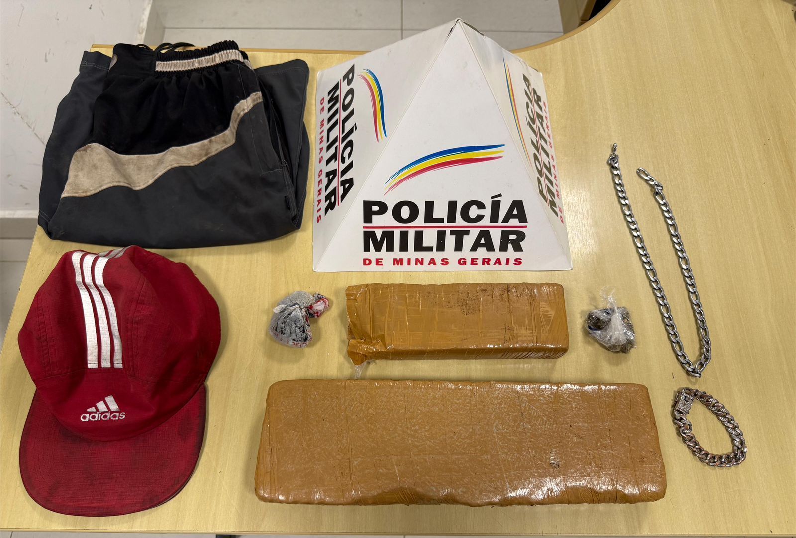 Preso com drogas suspeito de homicídio no Aglomerado da Amazonita, em Ipatinga