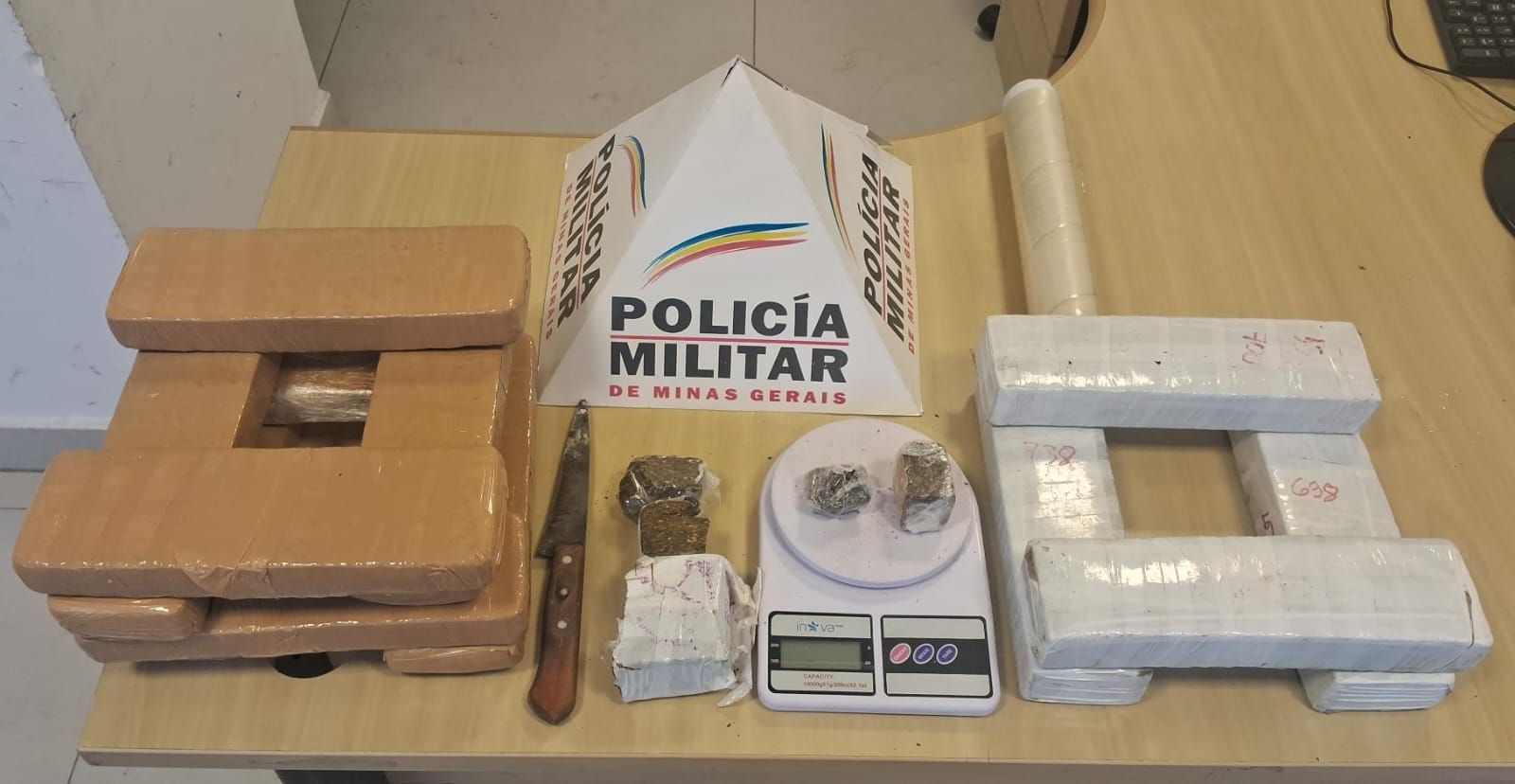 Dois homens e uma mulher presos com 12 barras de maconha em Fabriciano