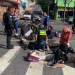Motociclista de aplicativo ultrapassa sinal, bate em outras três motos e deixa dois feridos, na região Noroeste de BH