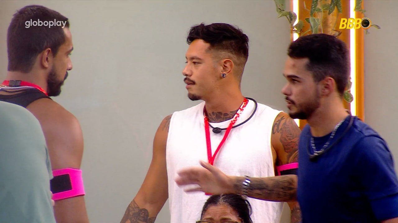 Após receber o Monstro no BBB 25, Gabriel surta e dispara contra Diego Hypólito: 'burro'