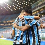 Grêmio goleia o Caxias e vence a primeira no Gauchão