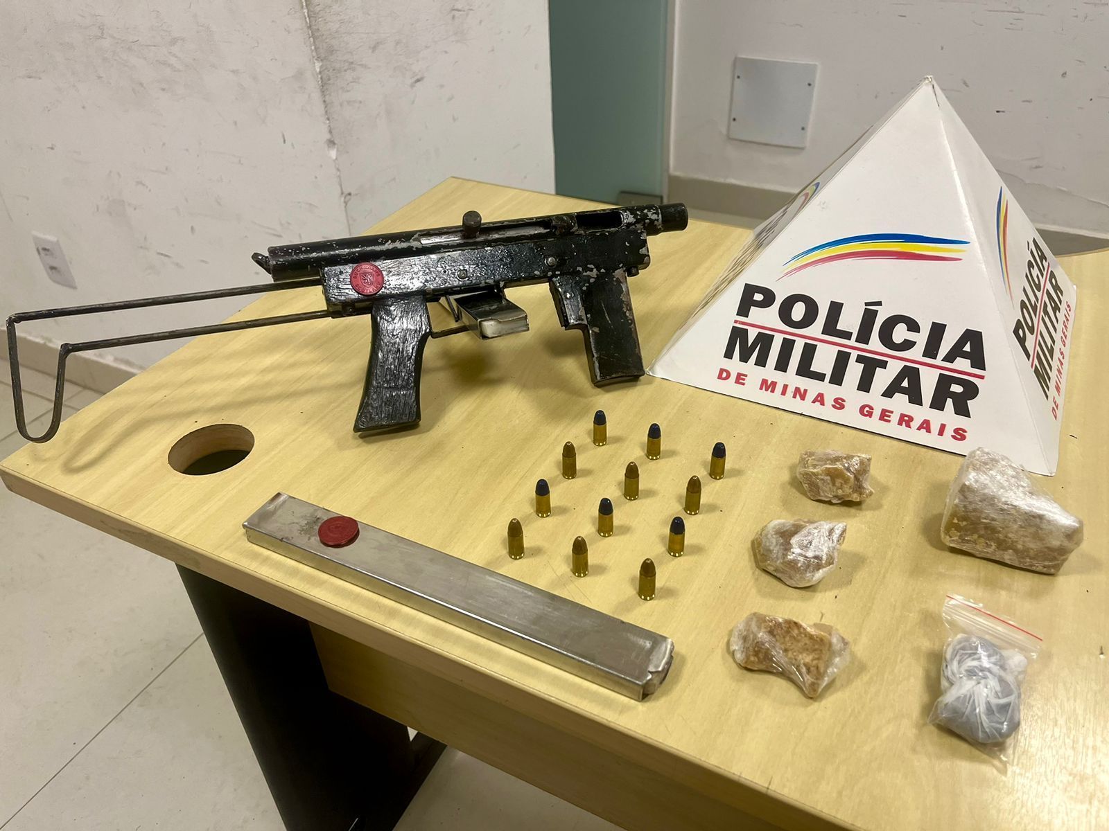 Operação de combate ao tráfico apreende submetralhadora em Ipatinga