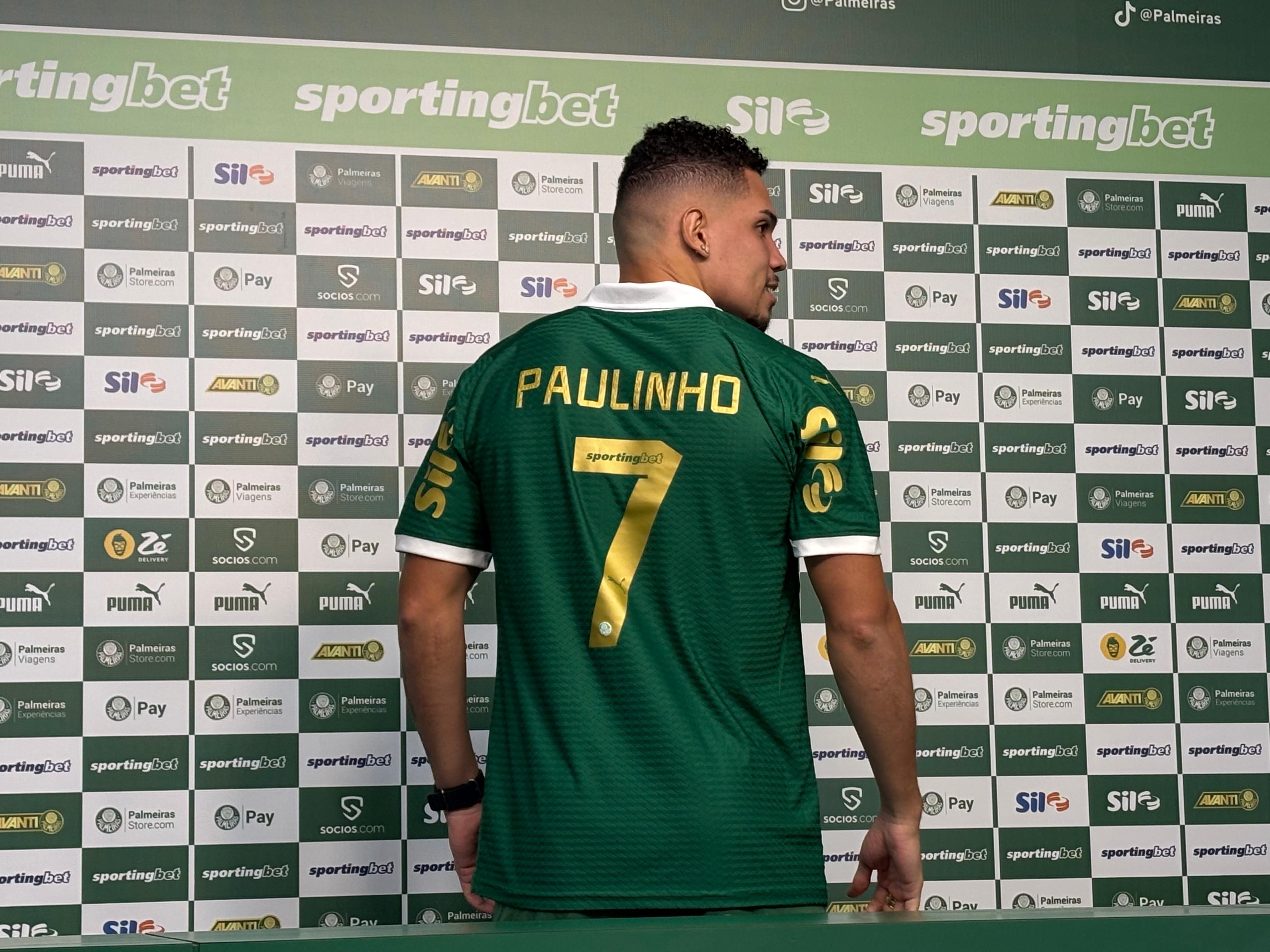 Paulinho revela se pode ser centroavante no Palmeiras e atualiza lesão