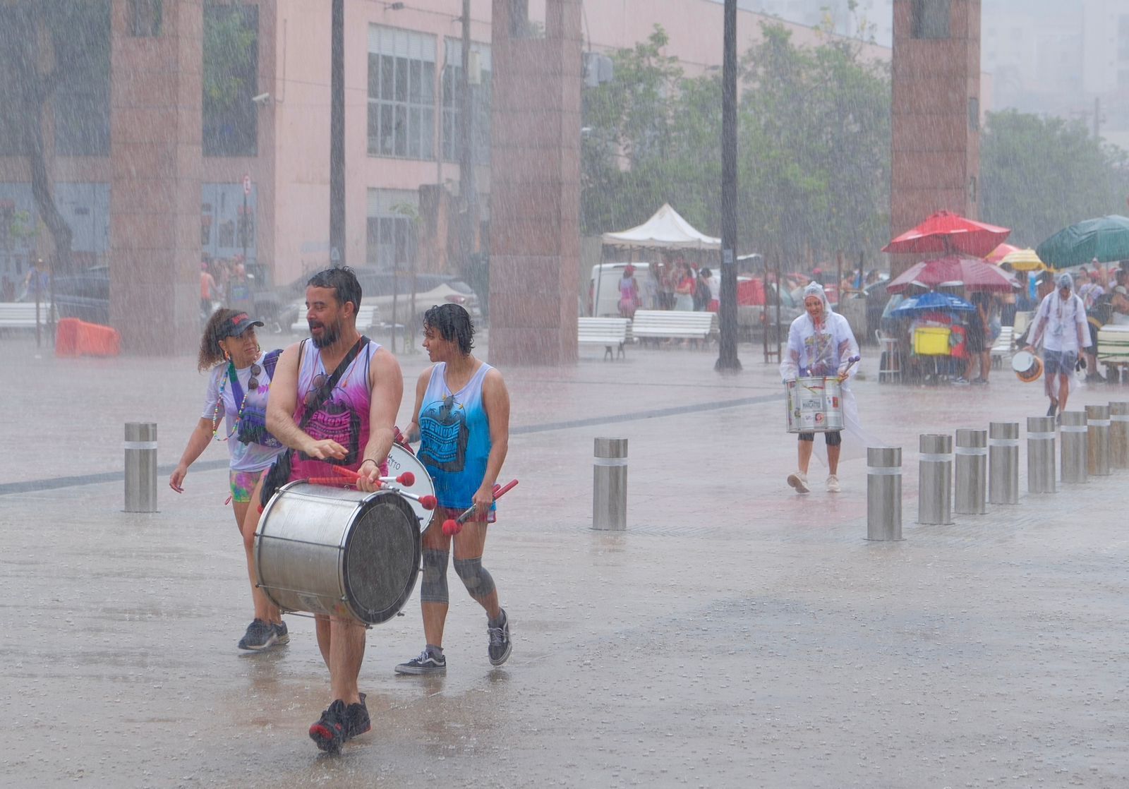 Defesa Civil de BH emite alerta de chuva para o último dia de Carnaval
