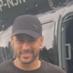 Santos: de helicóptero, Neymar se reapresenta para treino no CT Rei Pelé