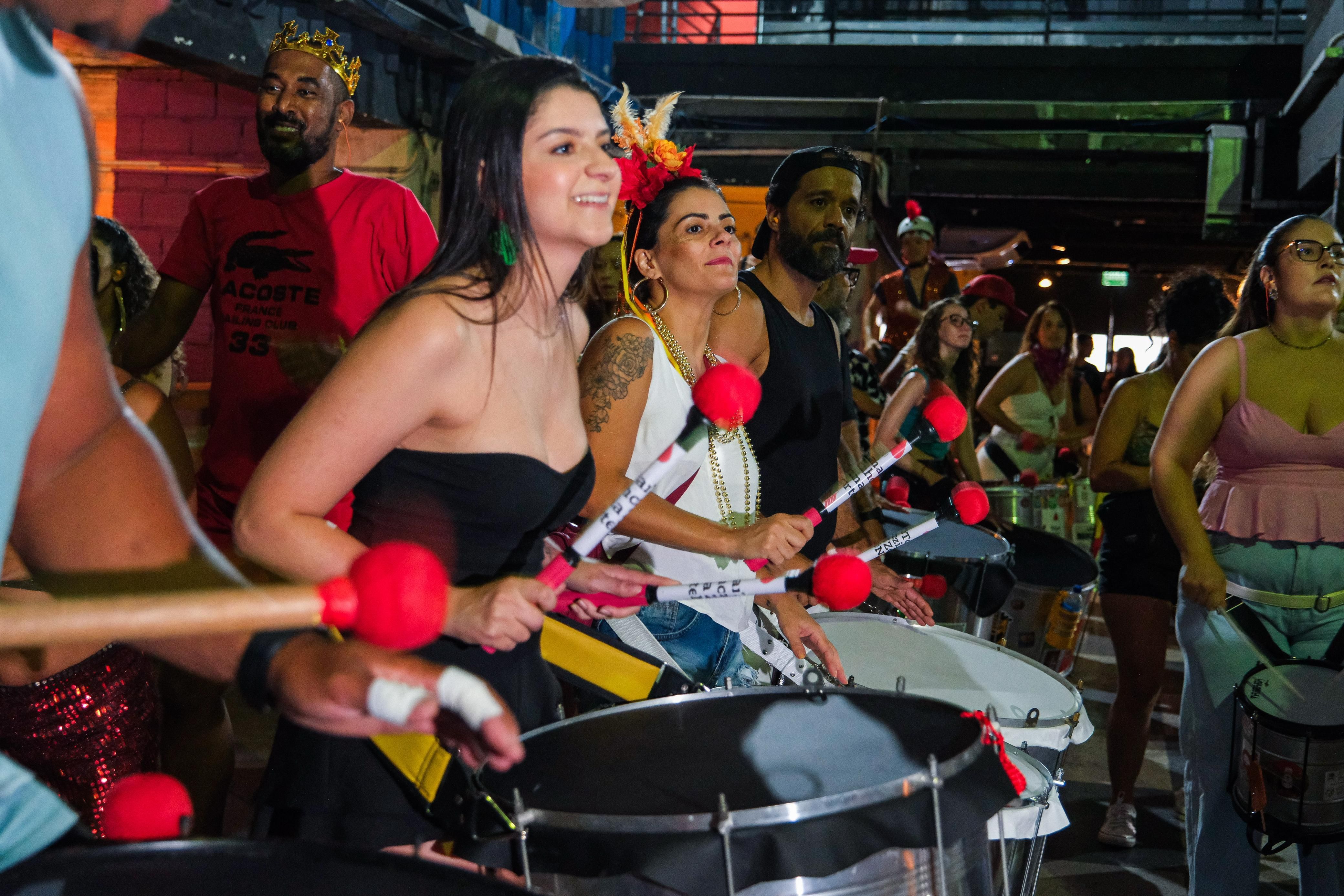 Pré-Carnaval de BH tem ensaios com filas quilométricas; confira fotos deste sábado (8)