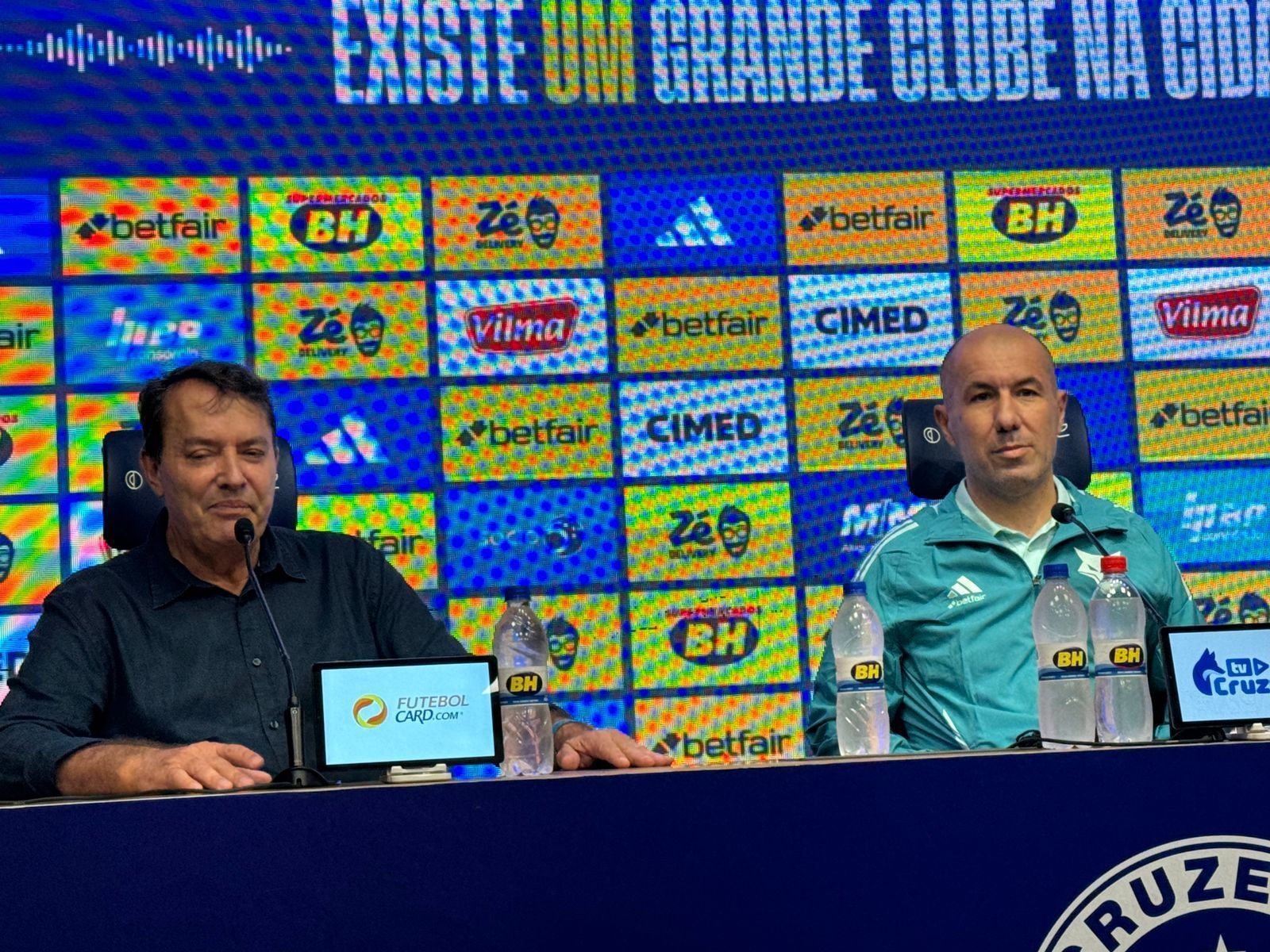 Apresentado no Cruzeiro, Leonardo Jardim revela estudo do elenco e analisa futebol brasileiro