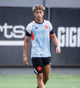 Jovem atacante Zuccarello é a novidade no time titular do Vasco • Divulgação/Vasco
