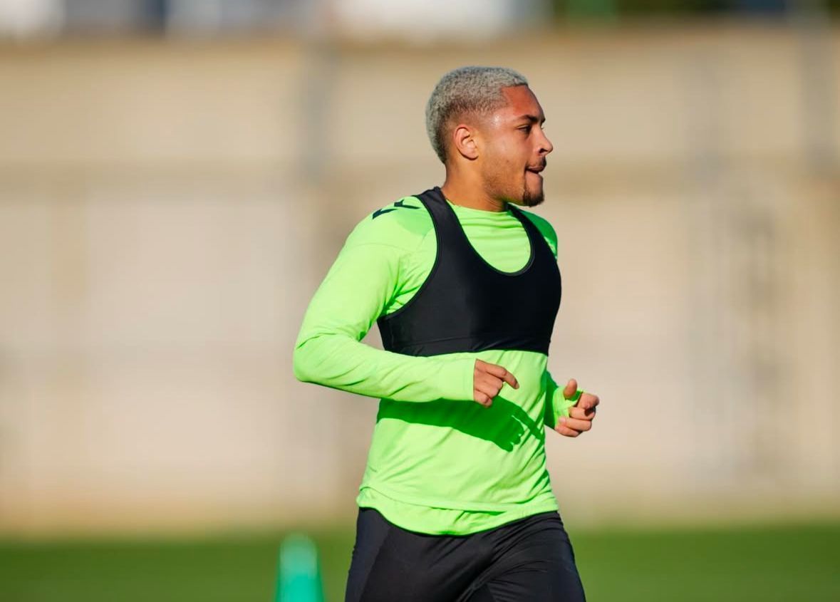 Palmeiras: Betis toma decisão sobre Vitor Roque, diz jornal