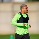 Treinador do Real Betis justifica reserva de Vitor Roque