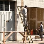 Setor de construção sente o peso do juro alto e reduz expectativas de crescimento