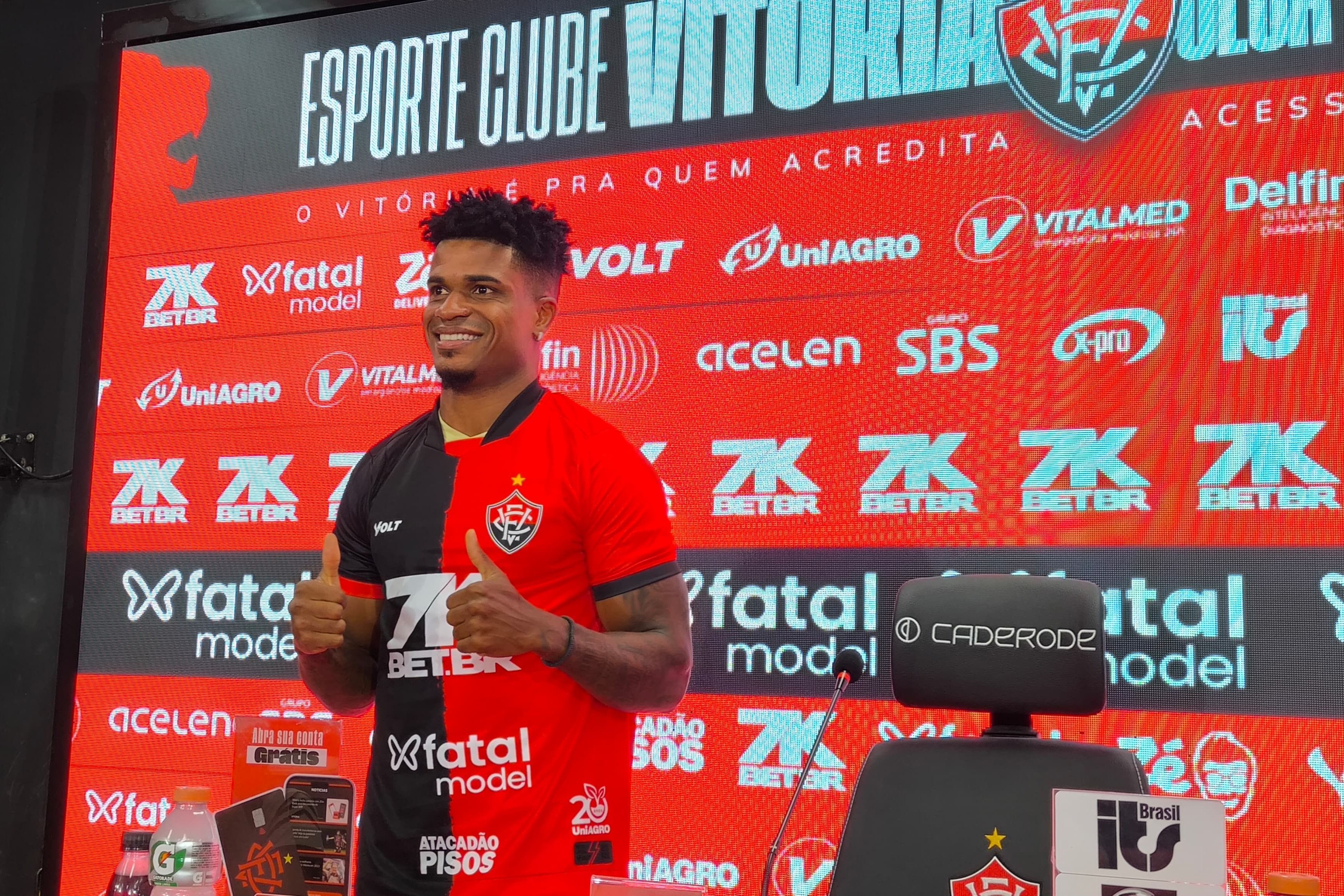 Reforço do Vitória abre mão de apelido ‘Bahia’ para tentar fazer história no clube