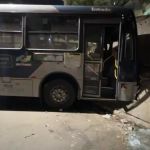 Vídeo: veja o momento em que ônibus da linha 9503 bate no Complexo da Lagoinha