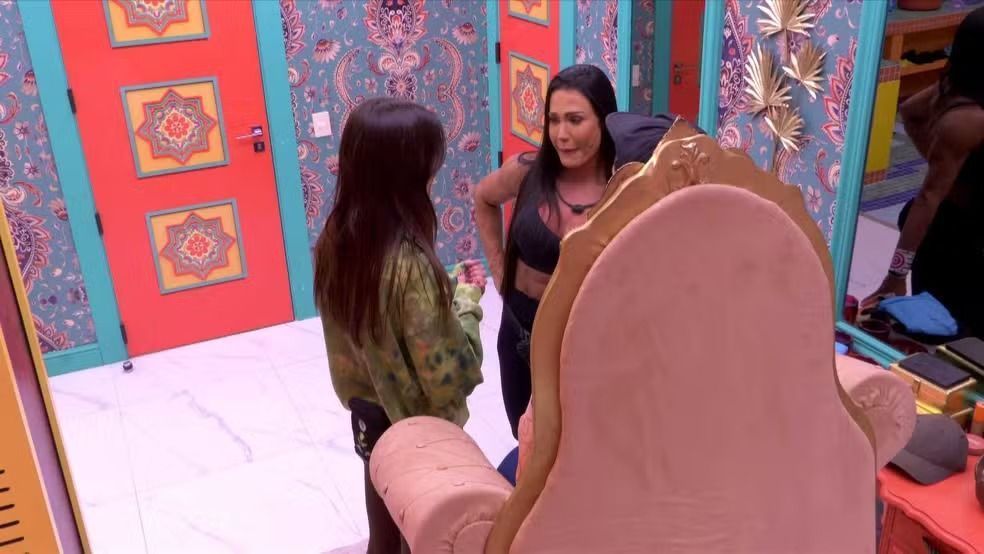 BBB 25: Gracyanne Barbosa chora ao relembrar crises de Belo
