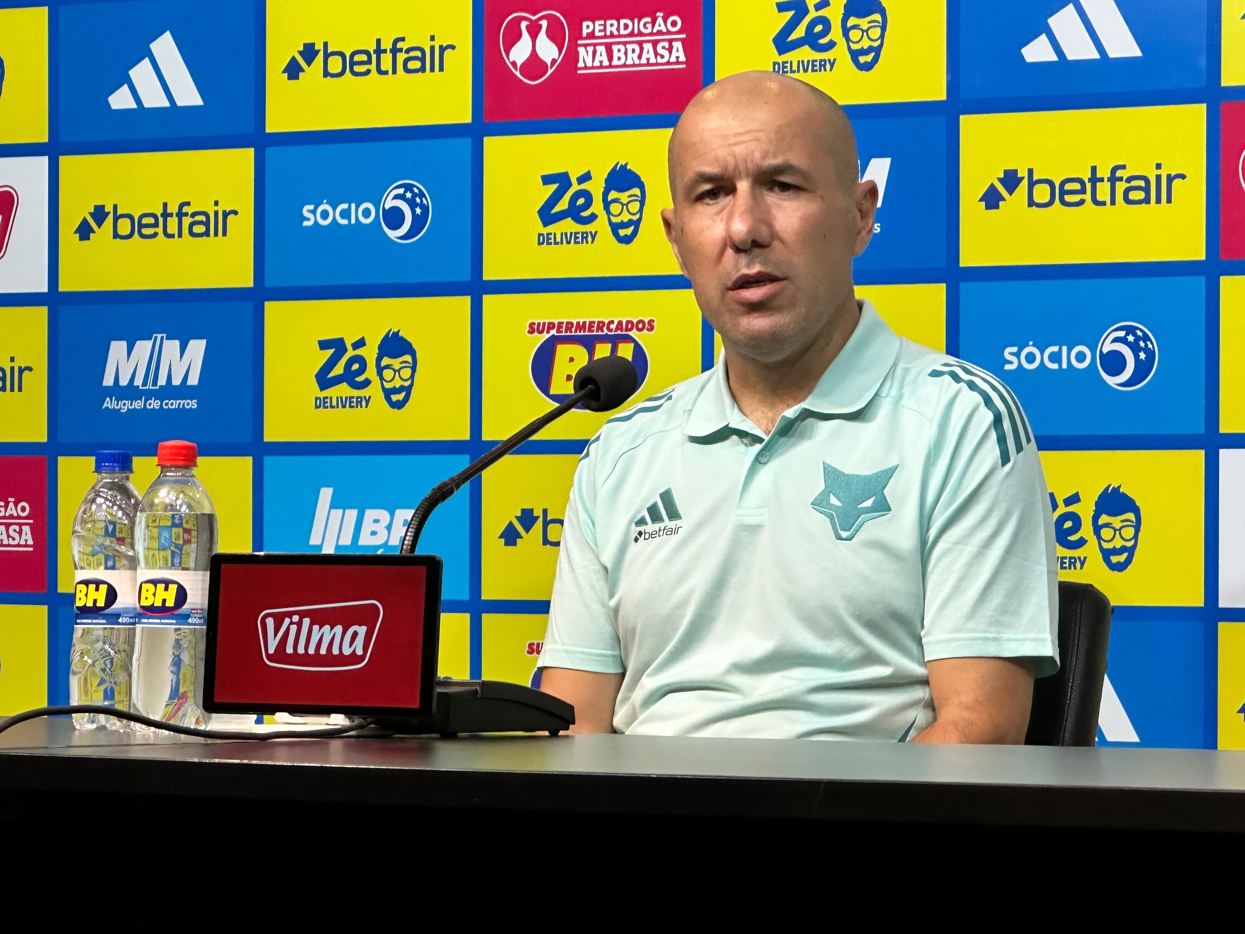 Quando o Cruzeiro jogará melhor? Leonardo Jardim faz projeção realista