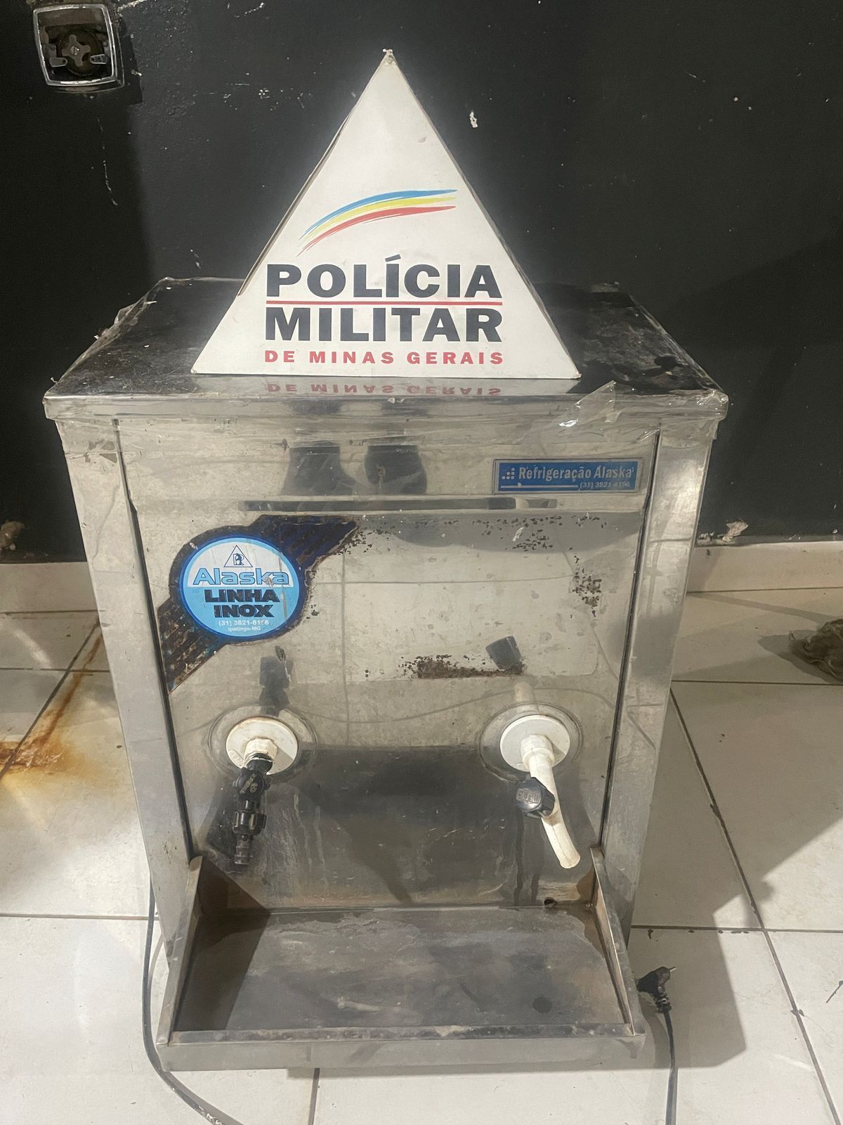 Conhecido da polícia é flagrado transportando bebedouro industrial em local suspeito