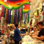 Belo-horizontinos vão investir em fantasias, bebidas, lanches e maquiagem neste Carnaval