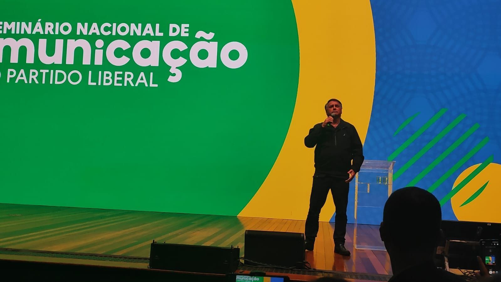 'Caguei para a prisão', diz Bolsonaro em evento do PL