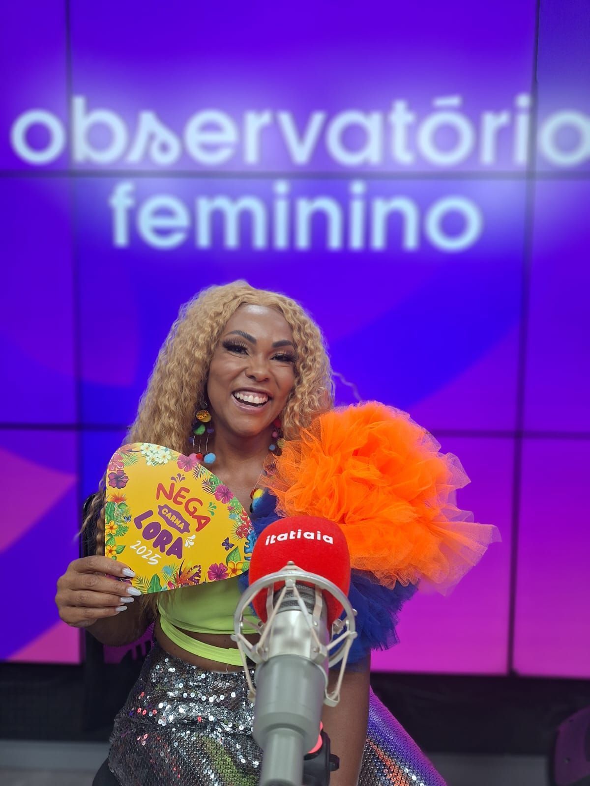 Podcast debate o comércio de acessórios feitos por mulheres para o carnaval