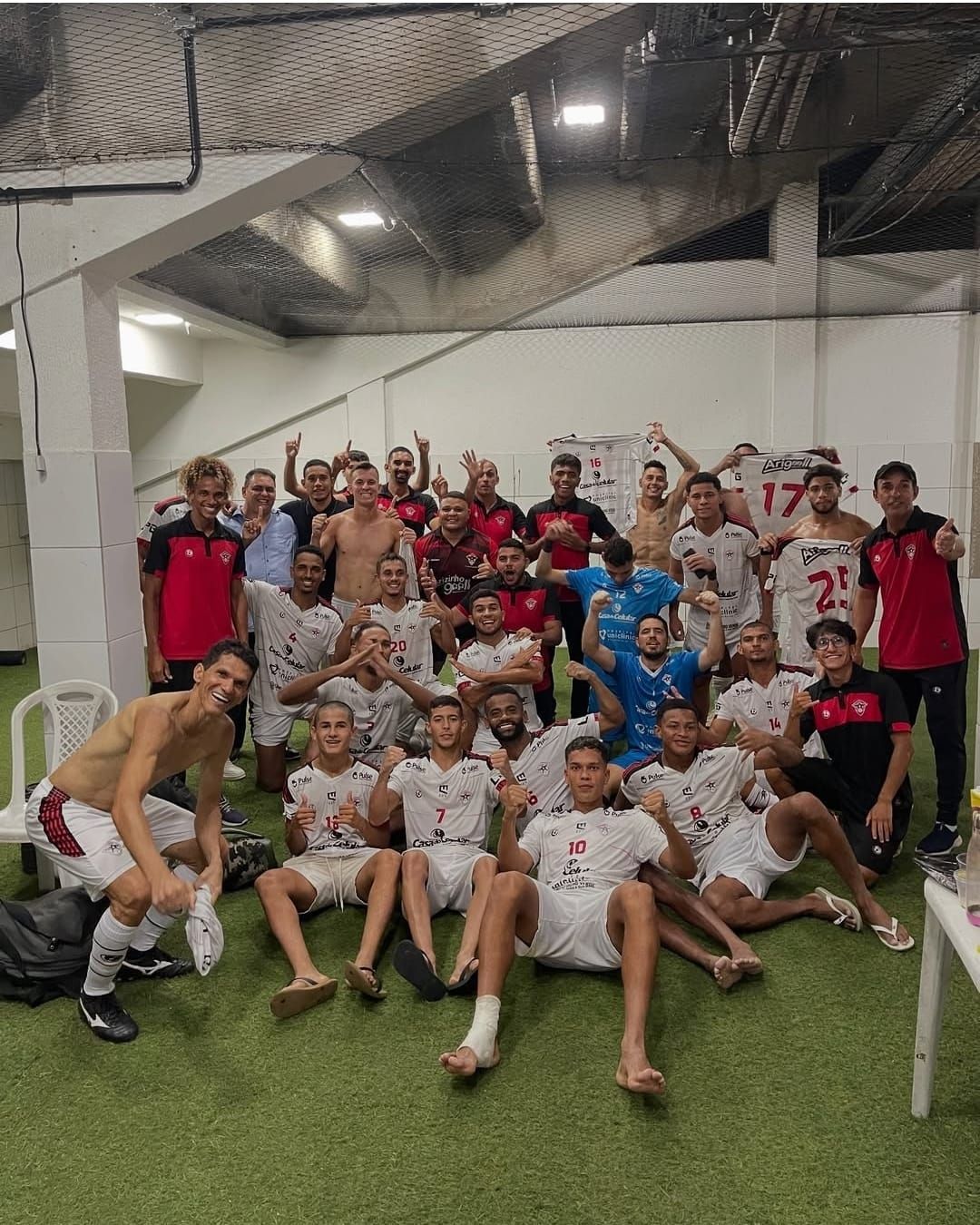Magno Alves retorna aos 49 anos com show em vitória na Série B do Cearense