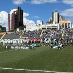 Com um a menos, Coritiba perde para o Maringá e se complica no Paranaense