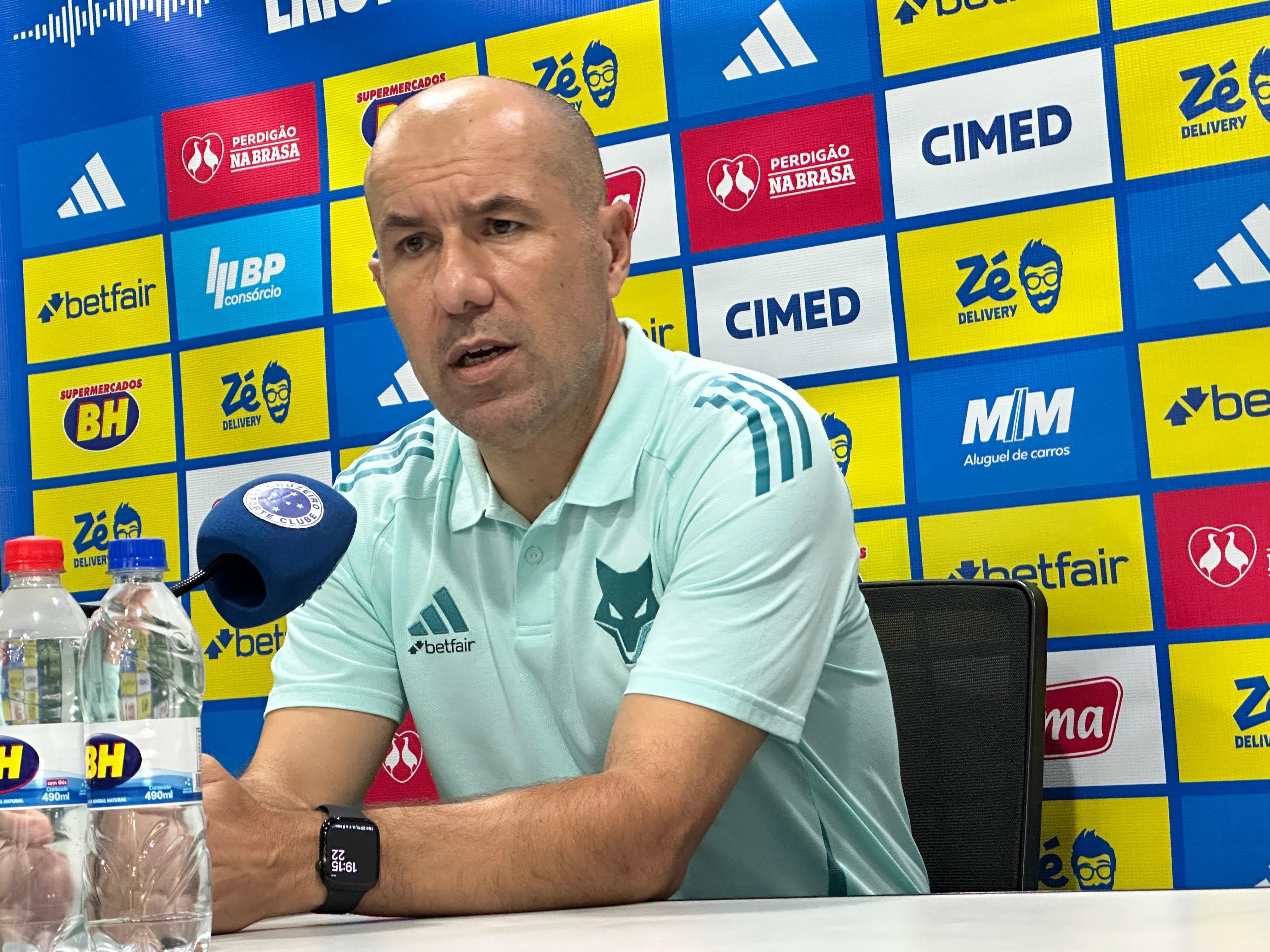 Leonardo Jardim aponta causa da eliminação do Cruzeiro para o América