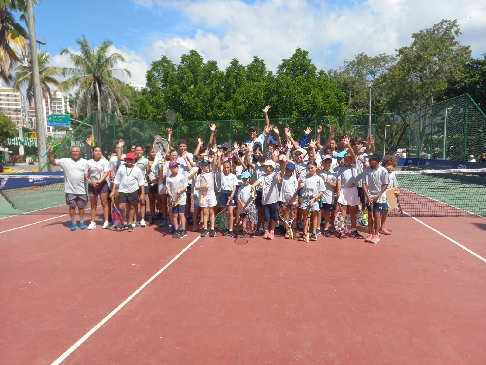 Campeão do Rio Open, Marcelo Melo visita crianças carentes no Rio de janeiro