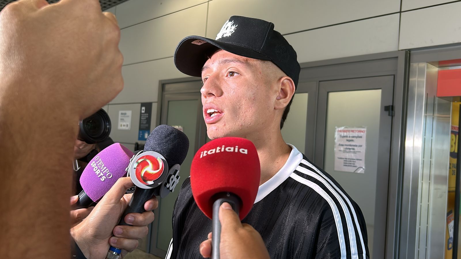 Reforço do Atlético, Iván Román desembarca em BH para assinar contrato