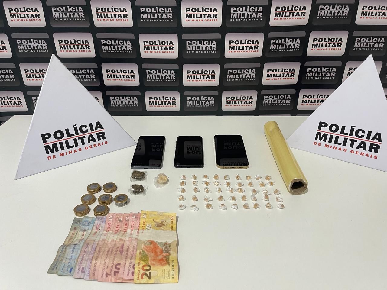Mãe e filha são presas suspeitas de tráfico de drogas durante operação em Timóteo