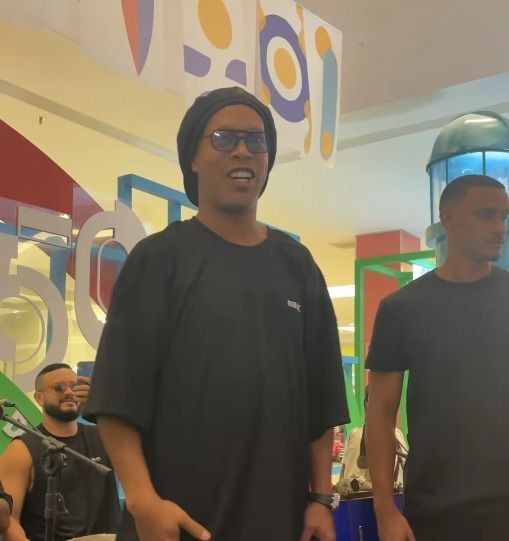 Ronaldinho vai a Salvador para curtir Carnaval no 'Bloco do Bruxo'