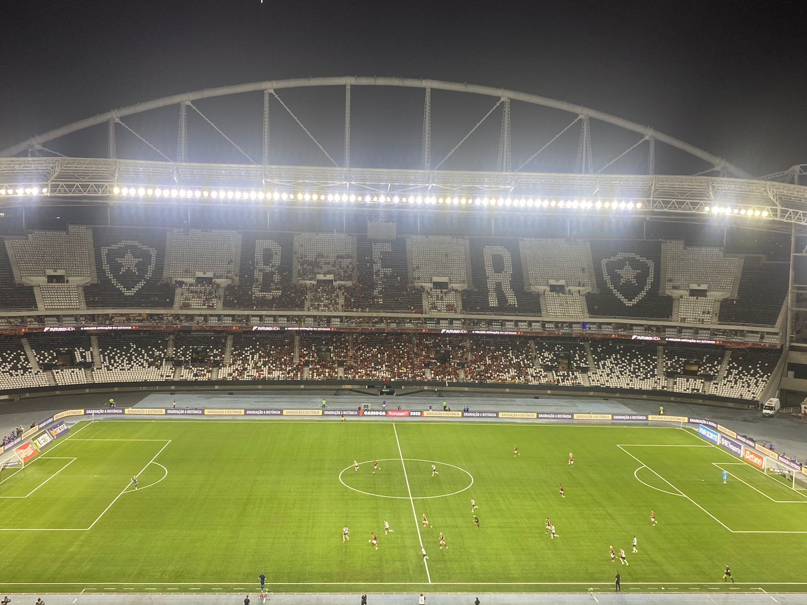 Vasco x Flamengo: Nilton Santos tem público pequeno e policiamento reforçado