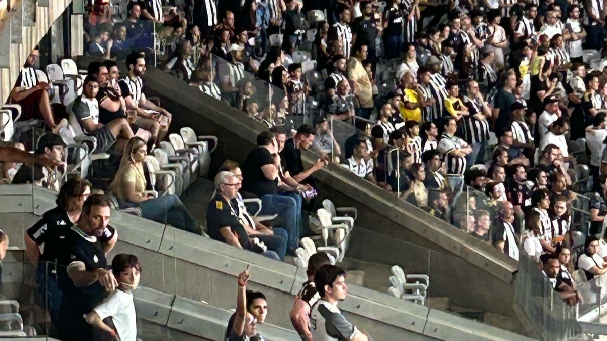 Reforço do Atlético vai ao Mineirão para assistir ao jogo da Copa do Brasil