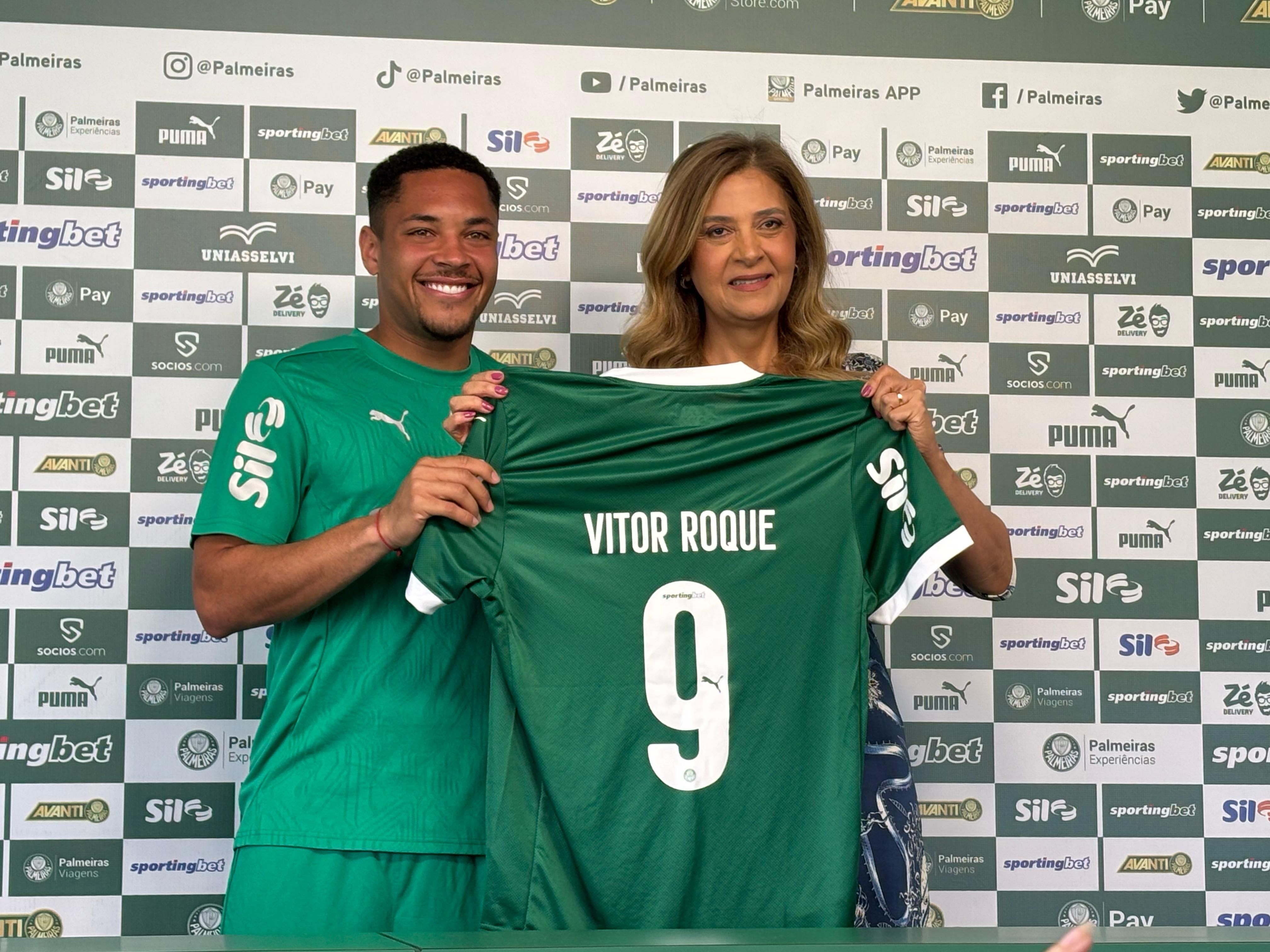 Vitor Roque revela o que sentiu em negociação complexa com Palmeiras